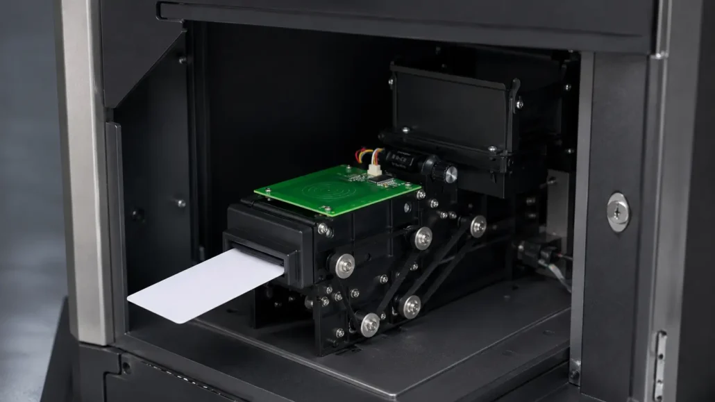 Single hopper card dispenser architecture used in self-service kiosk systems